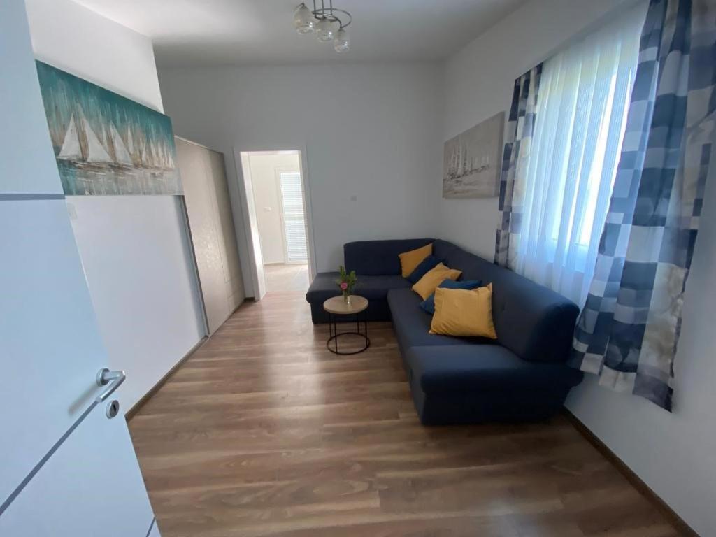 Vila Dvorski Baška Voda Exterior foto