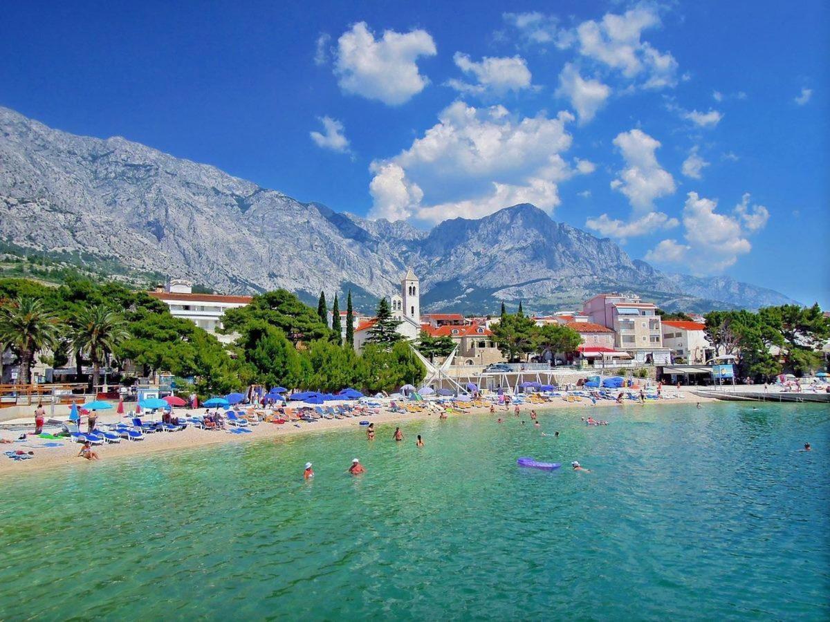 Vila Dvorski Baška Voda Exterior foto