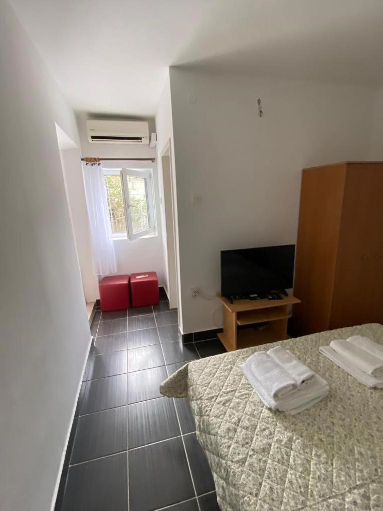 Vila Dvorski Baška Voda Exterior foto