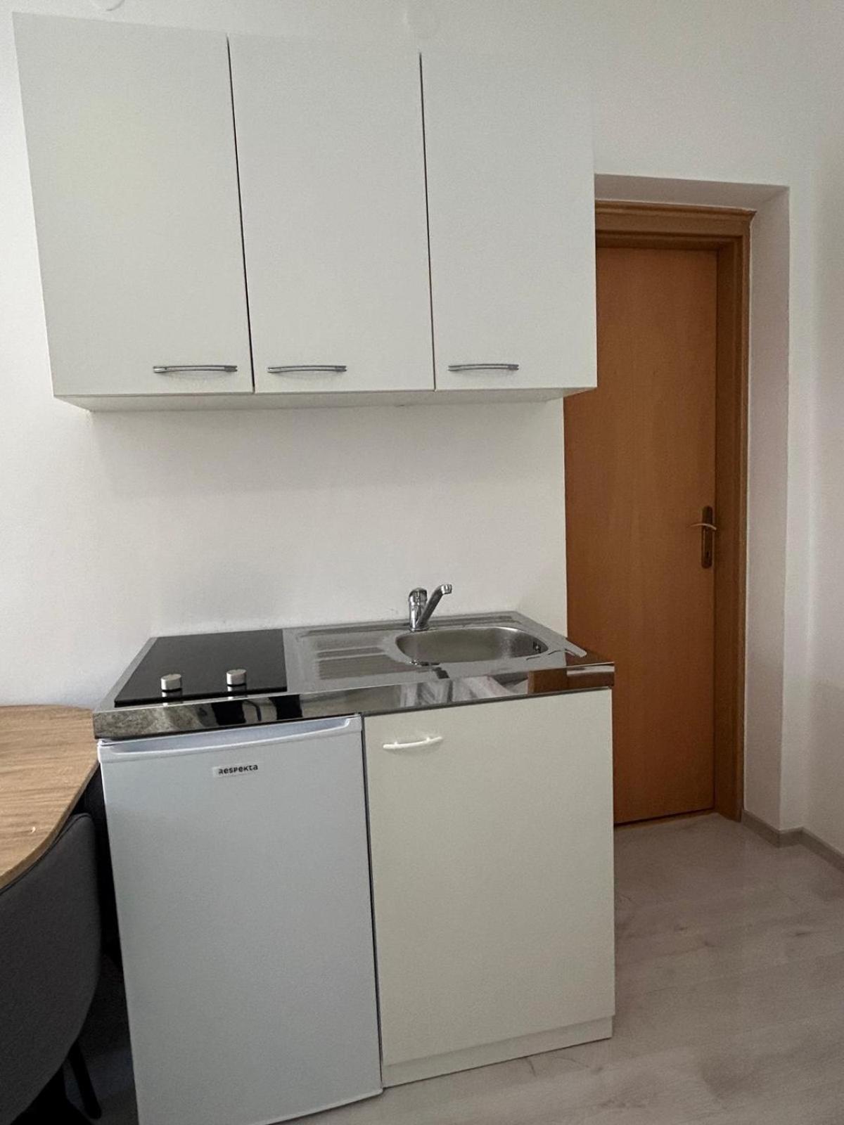 Vila Dvorski Baška Voda Exterior foto